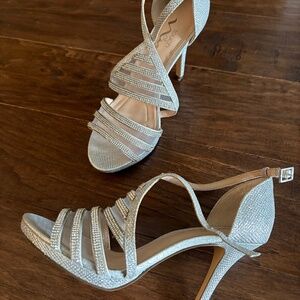Touch of Nina, Size 7M, Silver